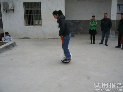 腾博会官网以诚信为本Airwheel Q3自平衡车时尚型试用报告